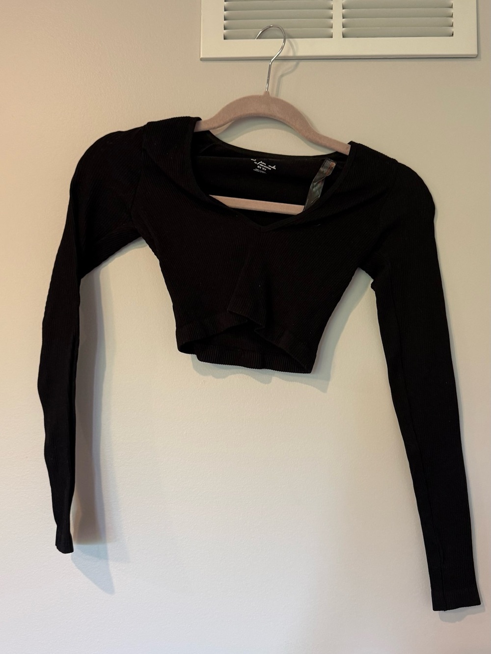 Urban Outfitters Black Ribbed Long-Sleeve Cropped Top